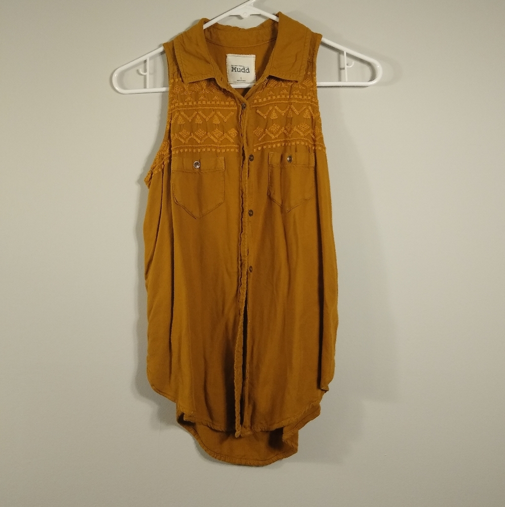 🎁2 for $10🎁 Sleeveless button down